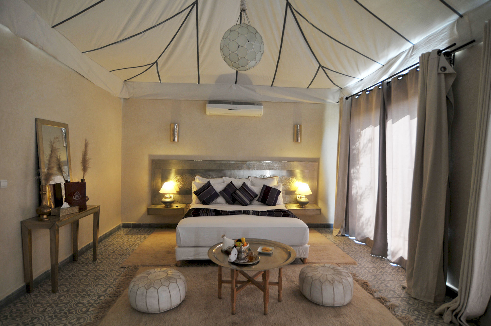 Riad Jawad & 4*